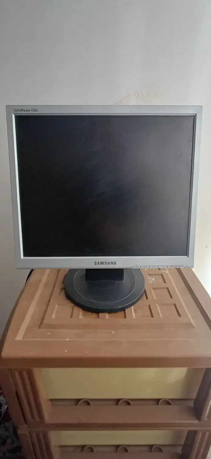 مانیتور ۱۷ اینچ سامسونگ|قطعات و لوازم جانبی رایانه|هرسین, |دیوار