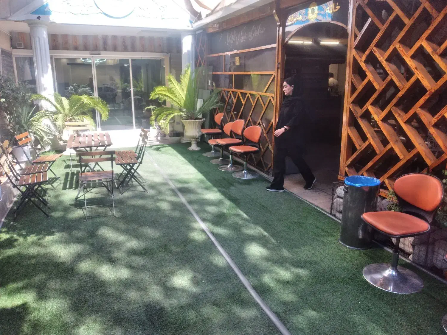 استخدام نگهبان و سرایدار|استخدام سرایداری و نظافت|تهران, امانیه|دیوار