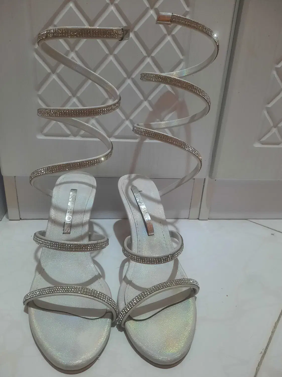 کفش|کیف، کفش، کمربند|کرمان, |دیوار