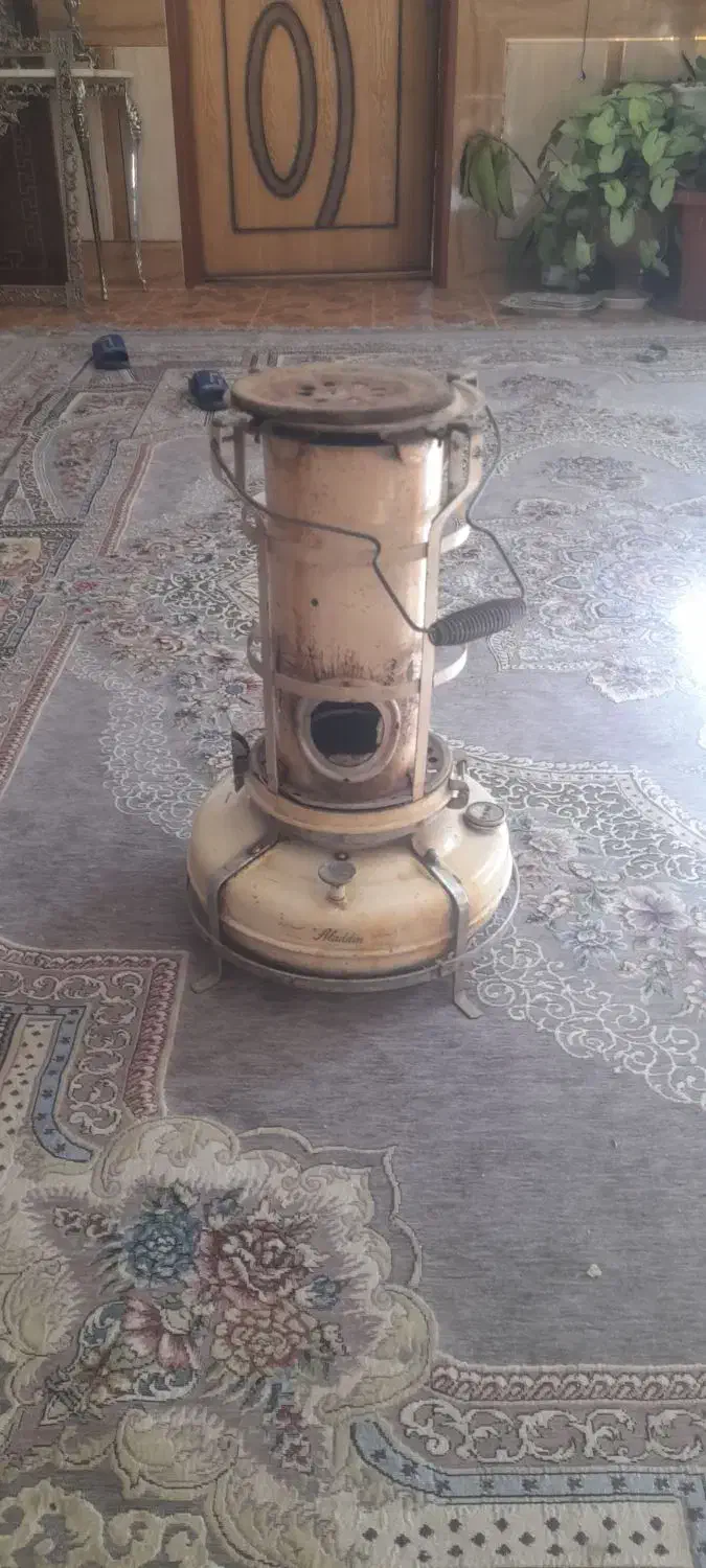 چراغ نفتی قدیمی|لامپ و چراغ|داران, |دیوار