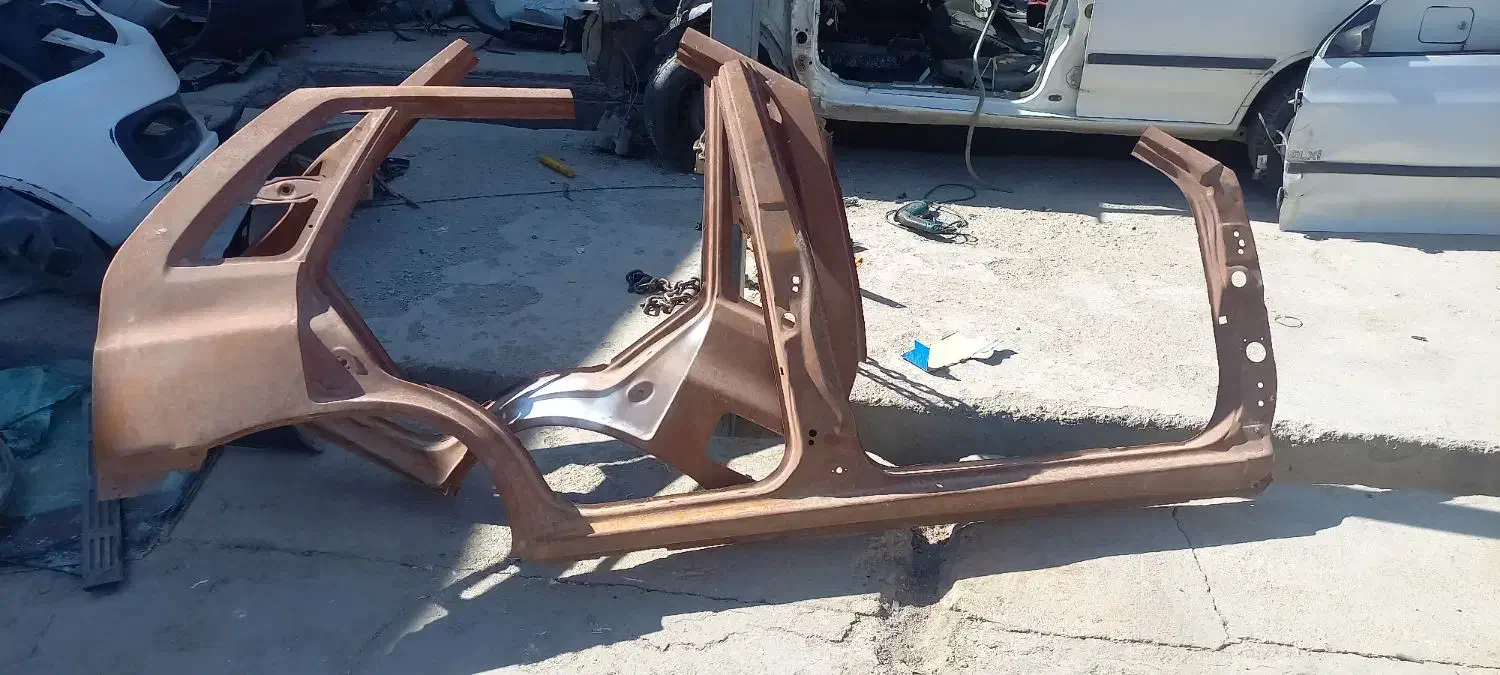 گلگیر رکاب ستون ۱۱۱ دوطرف|قطعات یدکی و لوازم جانبی|آباده, |دیوار