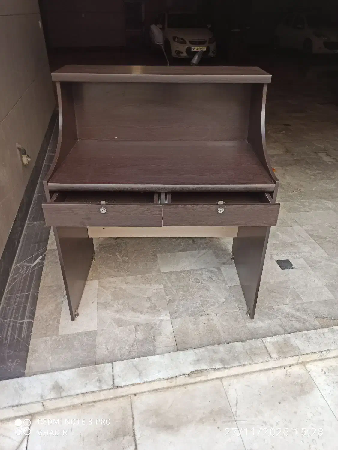 میز تحریر لاوی|میز تحریر و کامپیوتر|تهران, سازمان برنامه جنوبی|دیوار