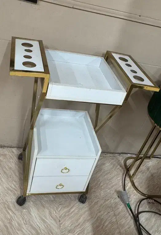 ترولی و ست پدیکور|آرایشگاه و سالن‌های زیبایی|دهدشت, |دیوار