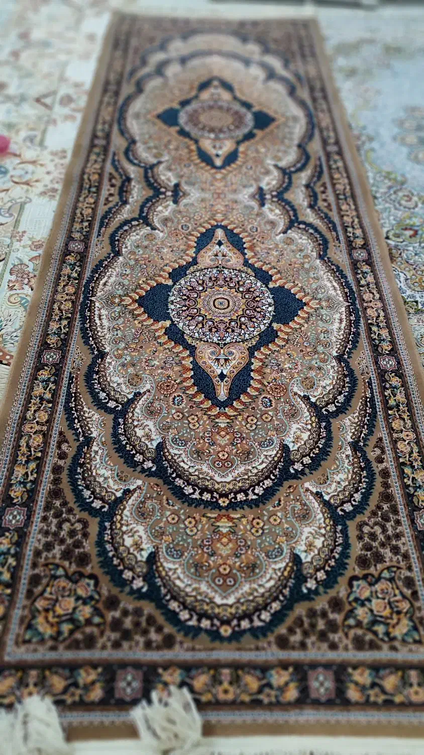 فرش کناره یک در سه|فرش|قدس, شهر‌قدس|دیوار