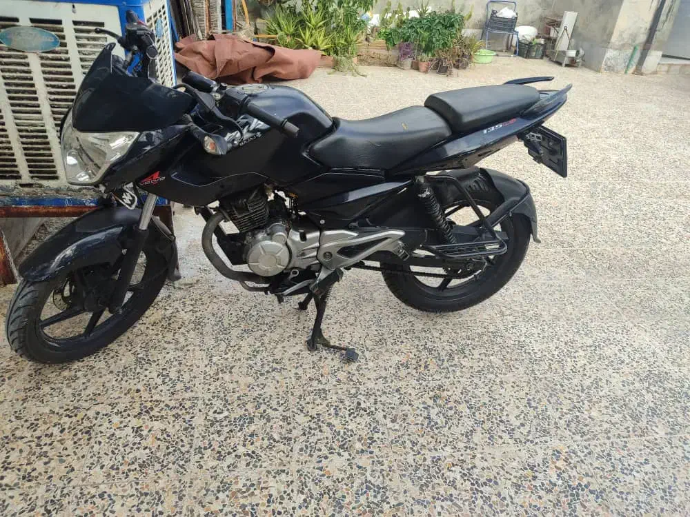 متور باسل ۱۳۵|موتورسیکلت|شیراز, فرودگاه شهید دستغیب شیراز|دیوار