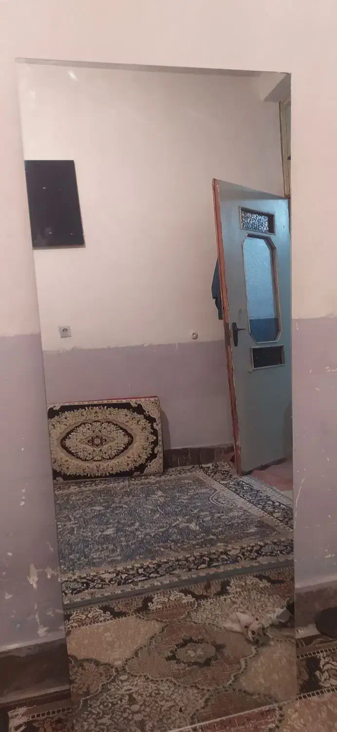 آیینه قدی|آینه|خرمآباد, |دیوار