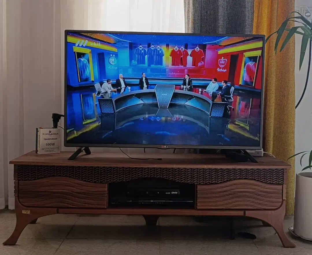 تلویزیون LG47اینچ و ترانس ۱۱۰ ولت|تلویزیون و پروژکتور|دوگنبدان, |دیوار