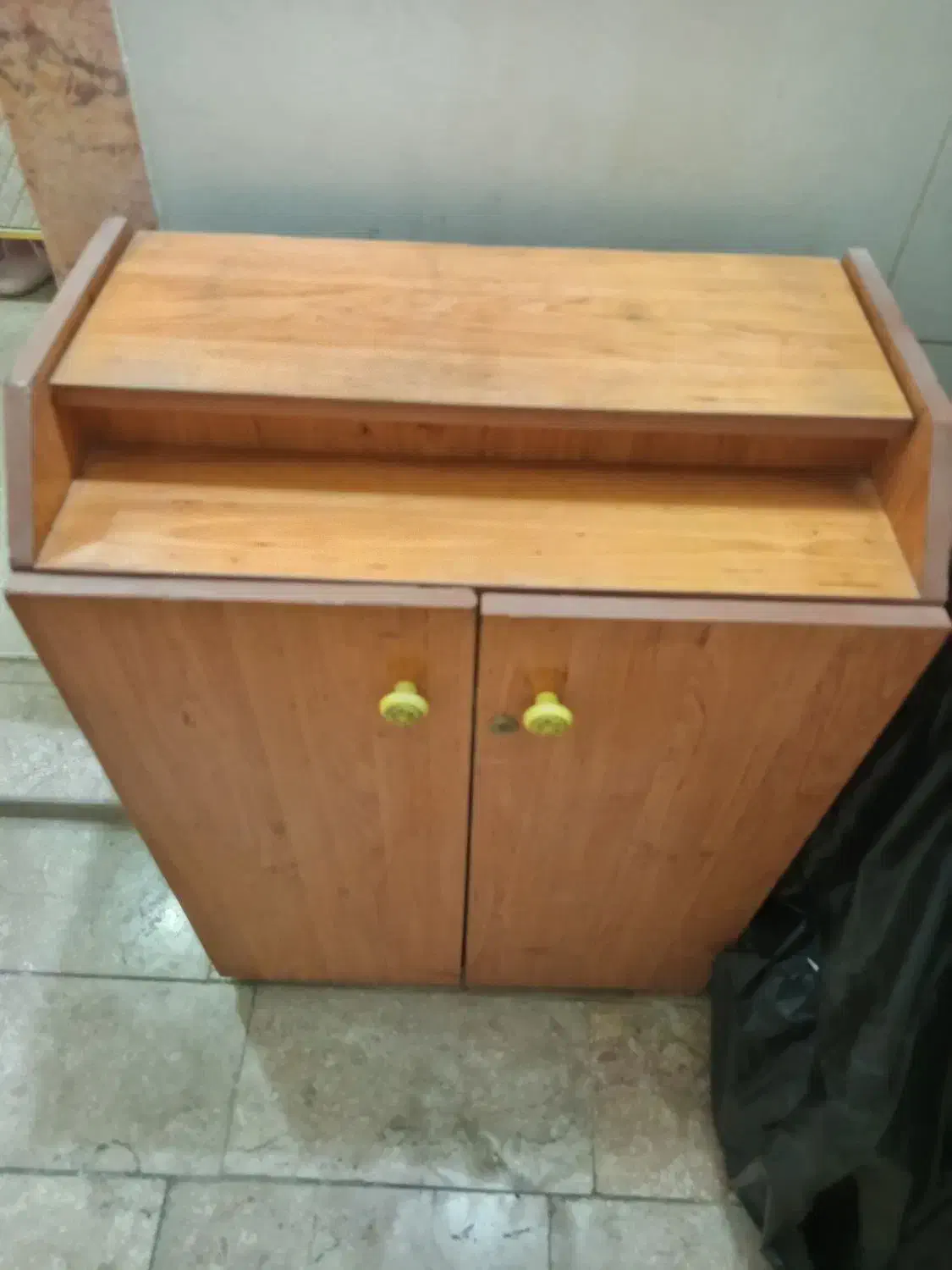 جاکفشی|جاکفشی، کمد، دراور|ری, فیروزآبادی|دیوار