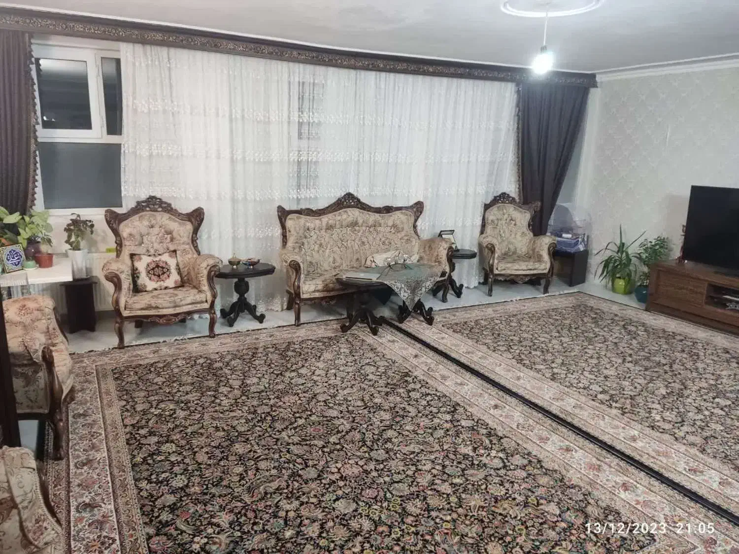 مبلمان سلطنتی ۹ نفره|مبلمان خانگی و میز عسلی|قم, مسکن مهر|دیوار