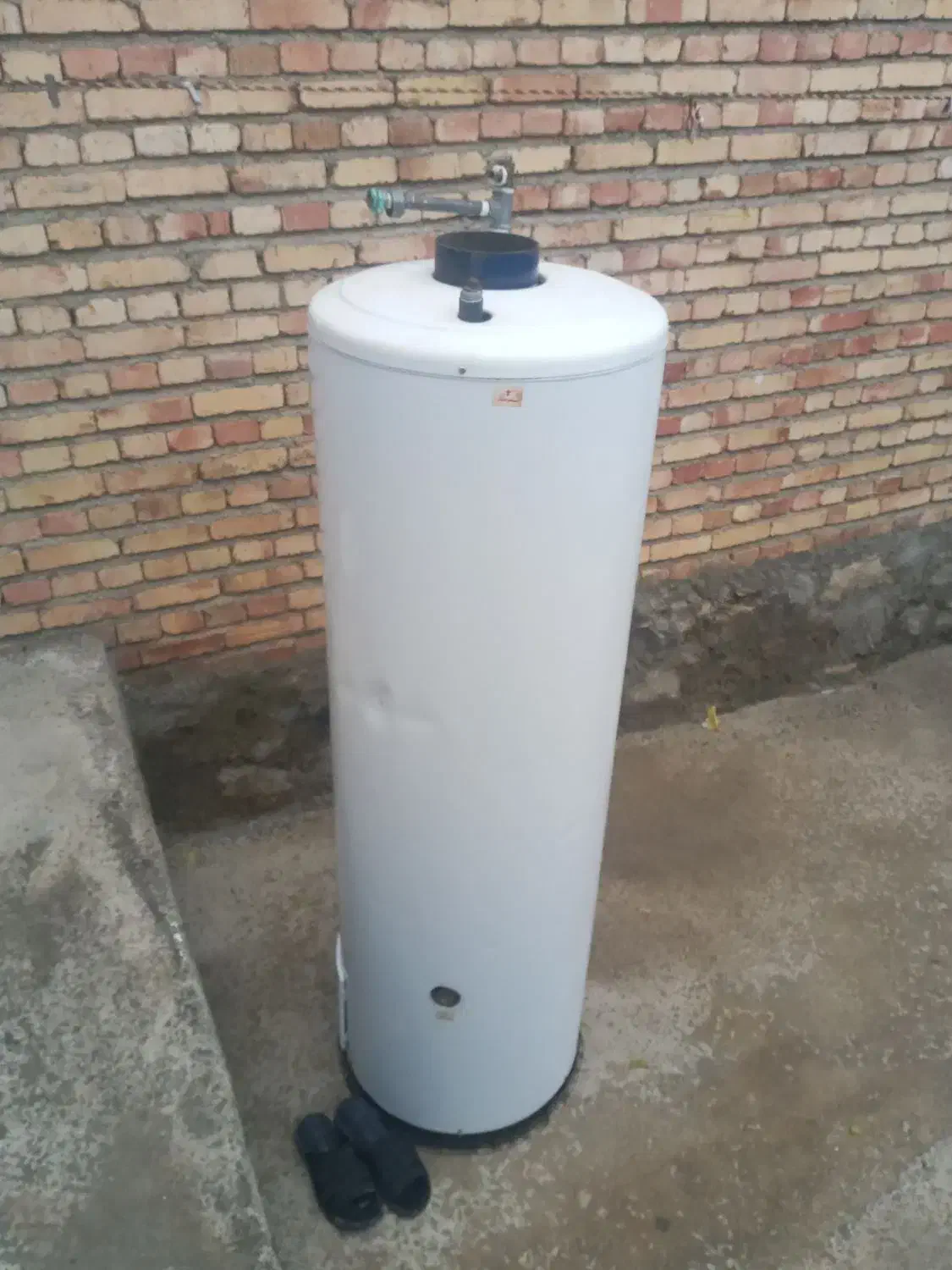 آبگرمکن ومیز تلویزیون|آبگرمکن، پکیج، شوفاژ|چالدران, |دیوار