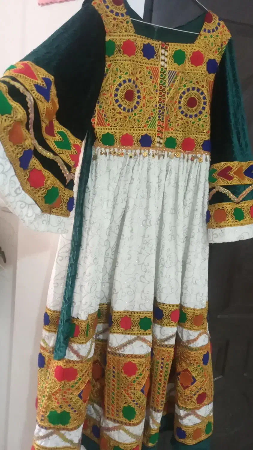 لباس محلی زیبا|لباس|بومهن, |دیوار