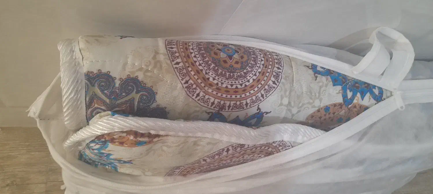 تشک مسافرتی|رختخواب، بالش، پتو|قم, کلهری|دیوار