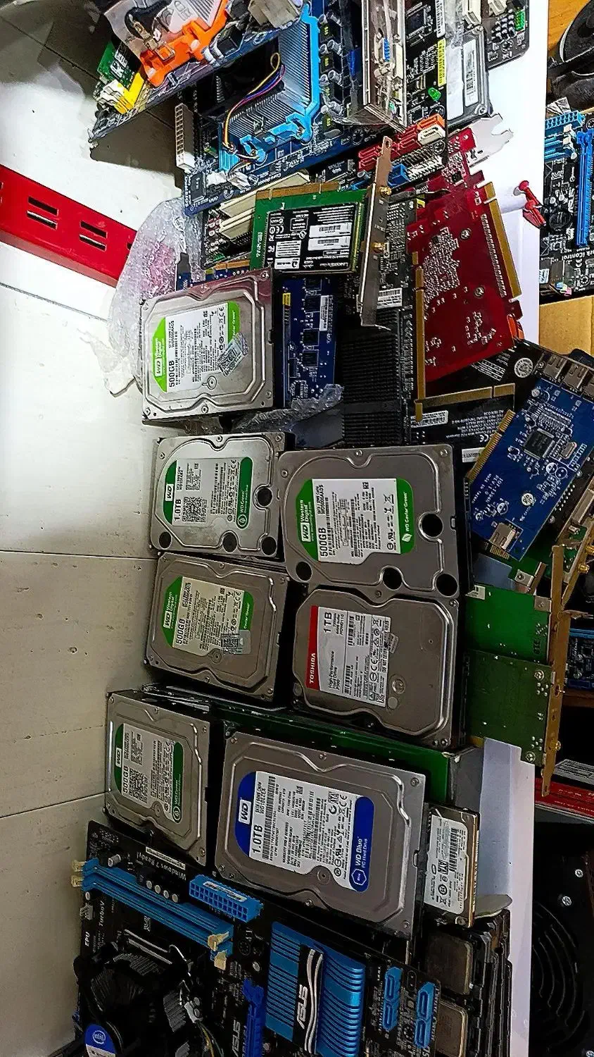 انواع مانیتور و هارد دوربین مداربسته و کامپیوتر|قطعات و لوازم جانبی رایانه|هفدر, |دیوار