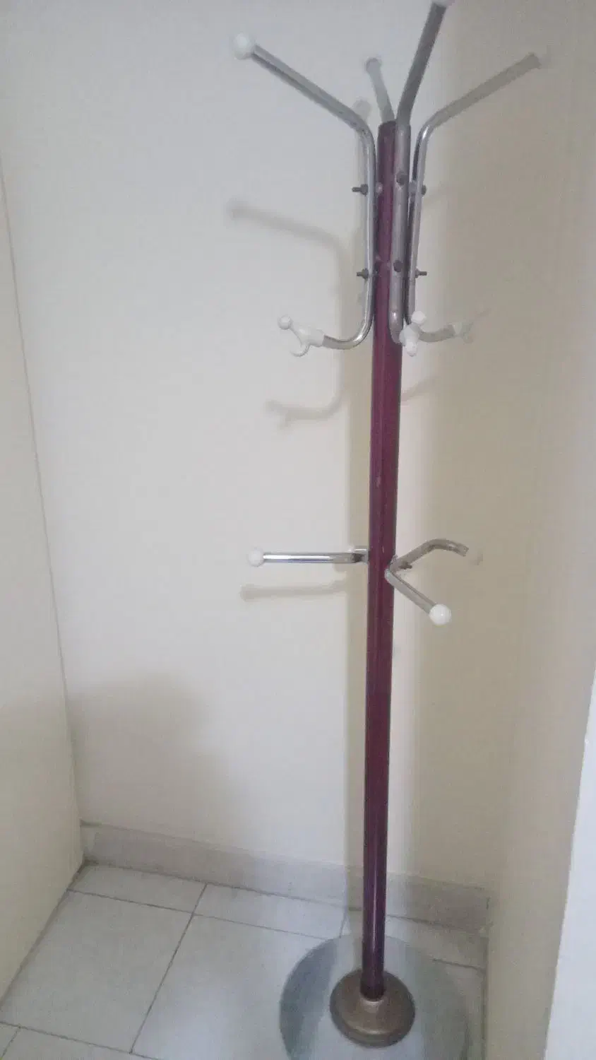 جا لباسی وشلواری پایه دار|بندرخت و رخت‌آویز|فردیس, انبار نفت|دیوار