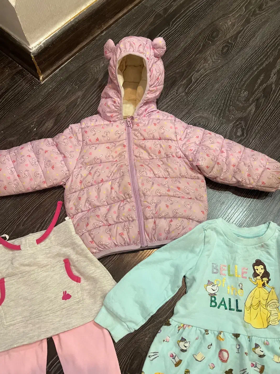 تعدادی لباس دخترانه|کفش و لباس بچه|رشت, استادسرا|دیوار