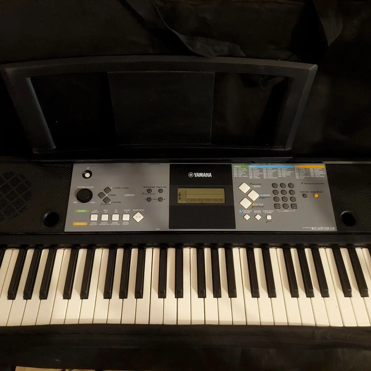 کیبورد یاماهاe233 درحدنو با پایه وکاوروصفحه نگهدار|پیانو، کیبورد، آکاردئون|احمدآبادمستوفی, |دیوار