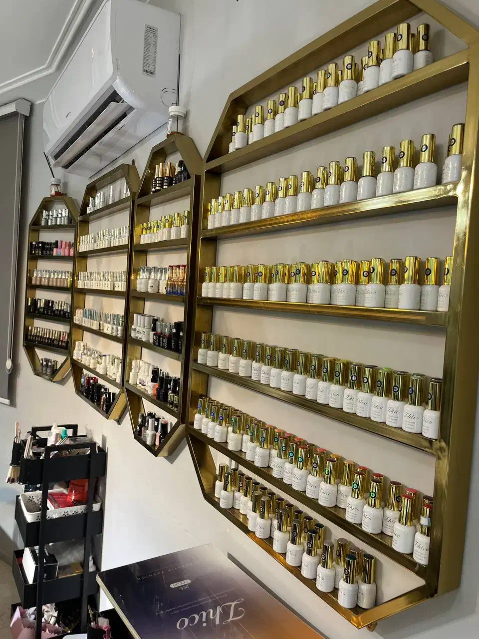 اجاره لاین ناخن اکستنشن مو اصلاح صورت ارایش دائم|خدمات آرایشگری و زیبایی|مشهد, سجاد شهر|دیوار