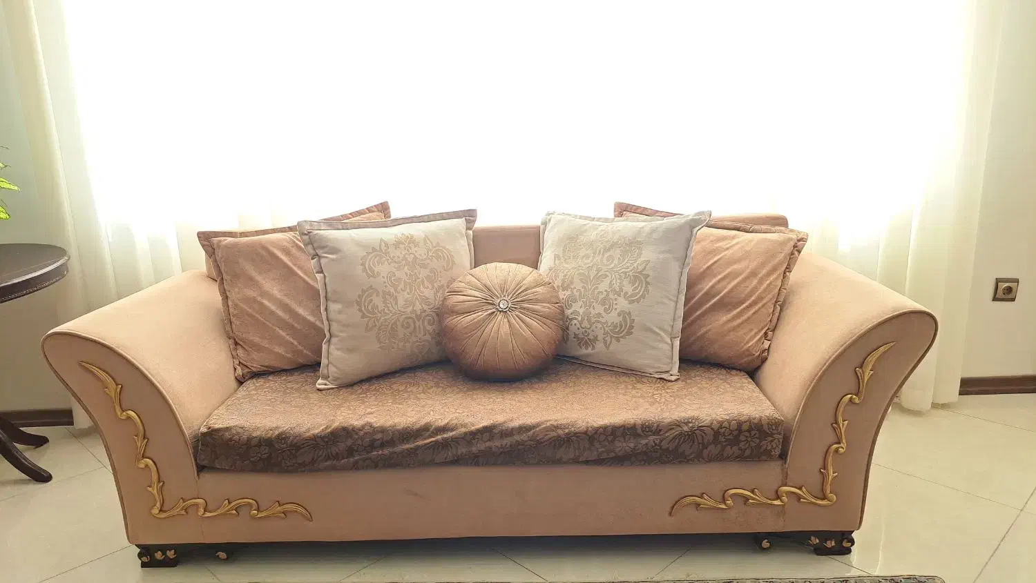 مبل راحتی هفت نفره و میز جلو مبلی|مبلمان خانگی و میز عسلی|قزوین, |دیوار