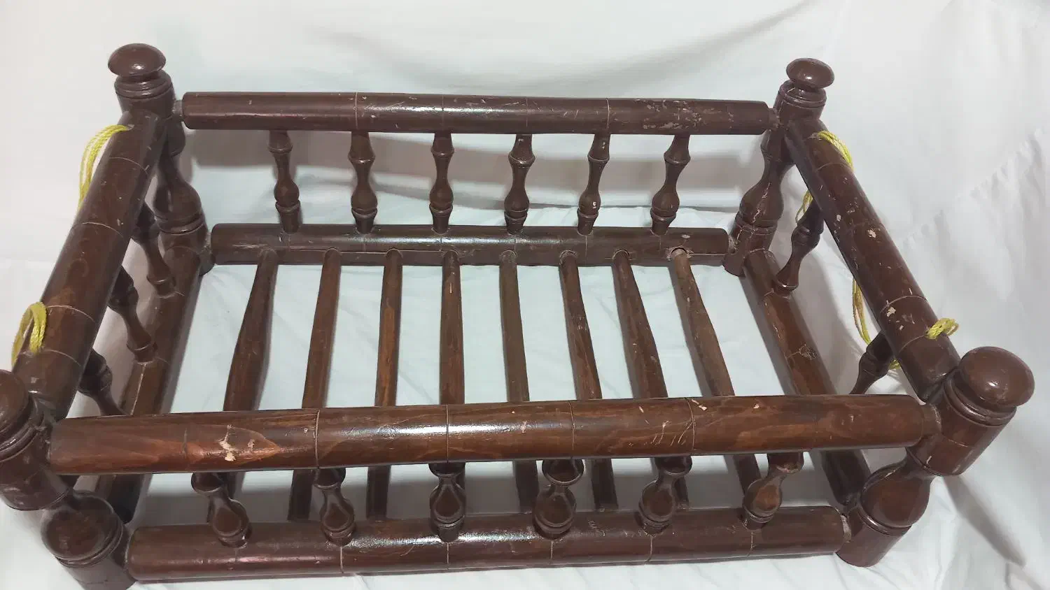 گهواره نوستالژیک چوبی|تخت و صندلی بچه|کرمان, |دیوار