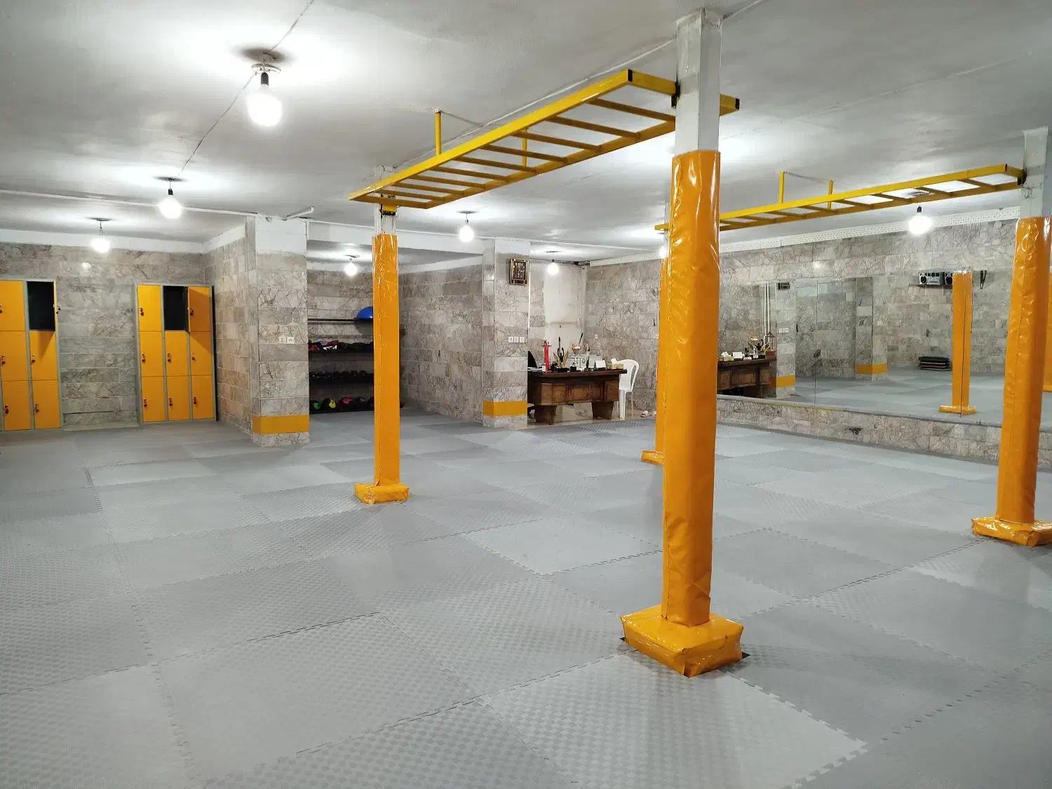 اجاره سانس باشگاه . همکاری با مربیان درصدی و اجاره|اجارهٔ کوتاه‌مدت دفتر کار و فضای آموزشی|مشهد, گاز|دیوار