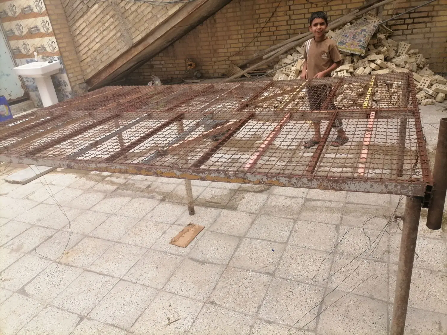 تخت آهنی|تخت و سرویس خواب|کارون, |دیوار