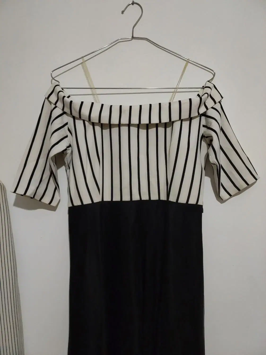 ست زن و مرد|لباس|صفادشت, |دیوار