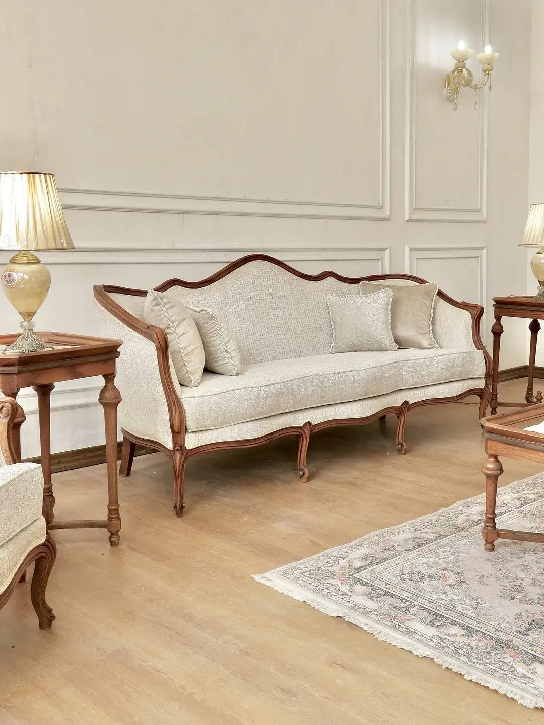 مبلمان سلطنتی|مبلمان خانگی و میز عسلی|نیشابور, ده حلاج|دیوار