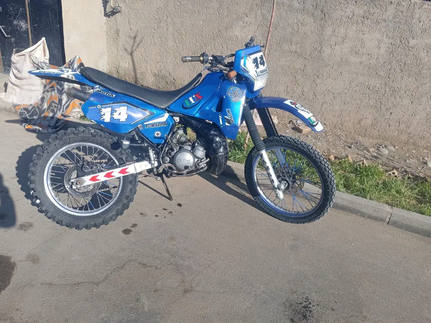 یاماهاwR. کراس|موتورسیکلت|سبزوار, قصبه شرقی|دیوار