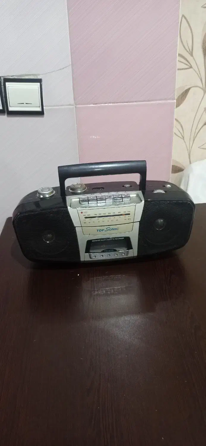 رادیو ظبط قدیمی کلکسیونی معاوضه هم میکنم|کلکسیون اشیاء عتیقه|نسیمشهر, |دیوار