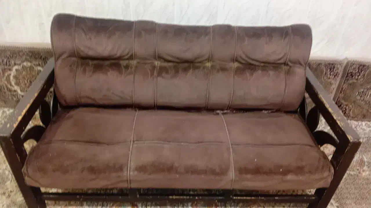 مبل ۳ نفره چوبی|مبلمان خانگی و میز عسلی|قم, زند آباد|دیوار