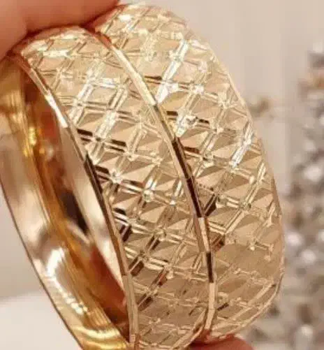 تکدست طلاروس|بدلیجات|شاهین‌شهر, مورچه خورت|دیوار