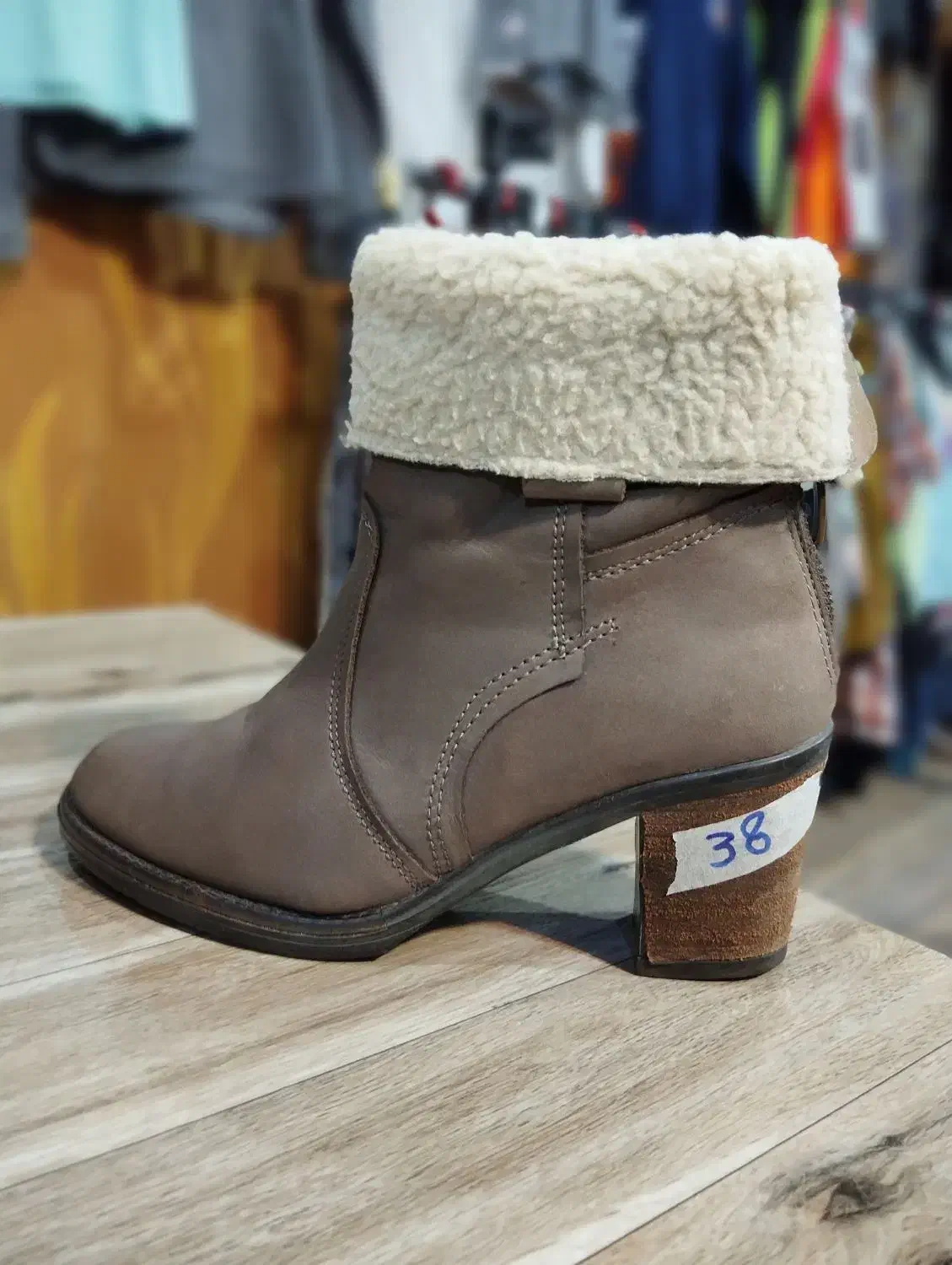 چکمه وارداتی اورجینال|کیف، کفش، کمربند|کاشمر, |دیوار