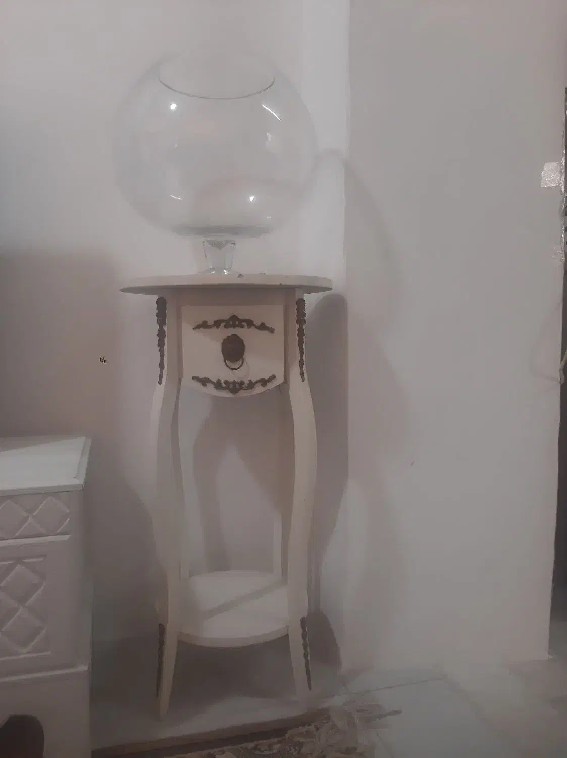 میز تلفن و تنگ تراریوم|میز تلفن|بندر انزلی, امامزاده|دیوار