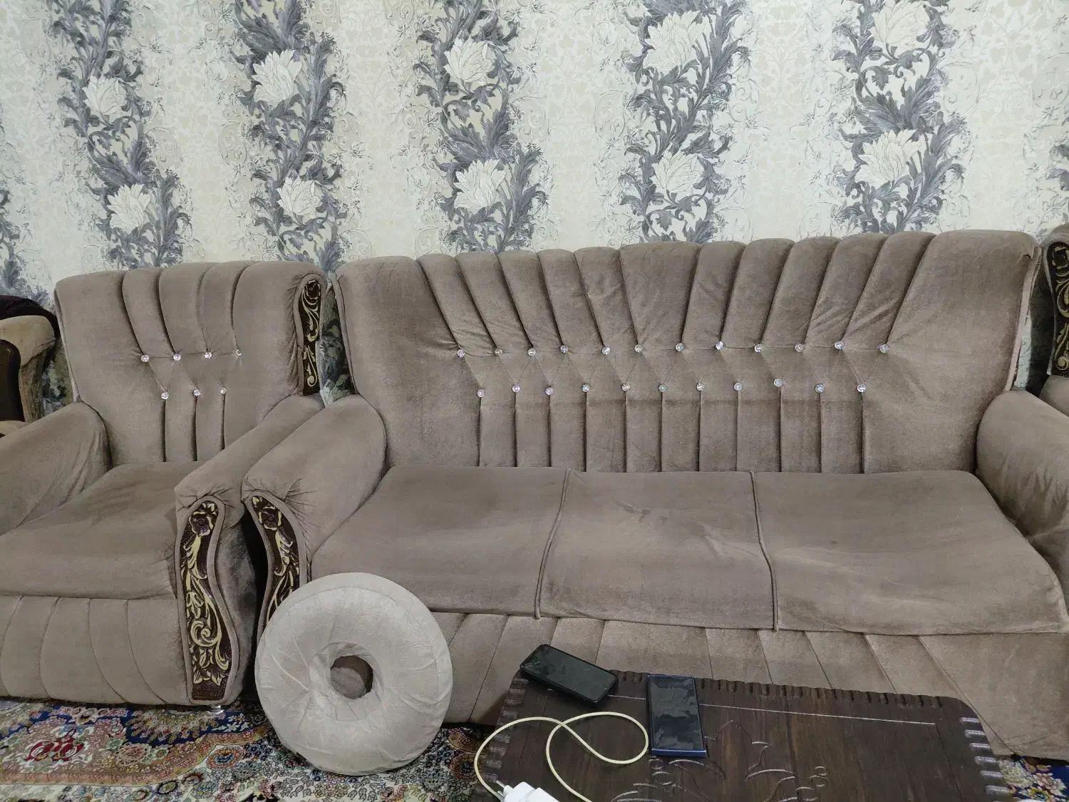 مبل    مبل راحتی درحد نو|مبلمان خانگی و میز عسلی|قم, باغ کرباسی|دیوار