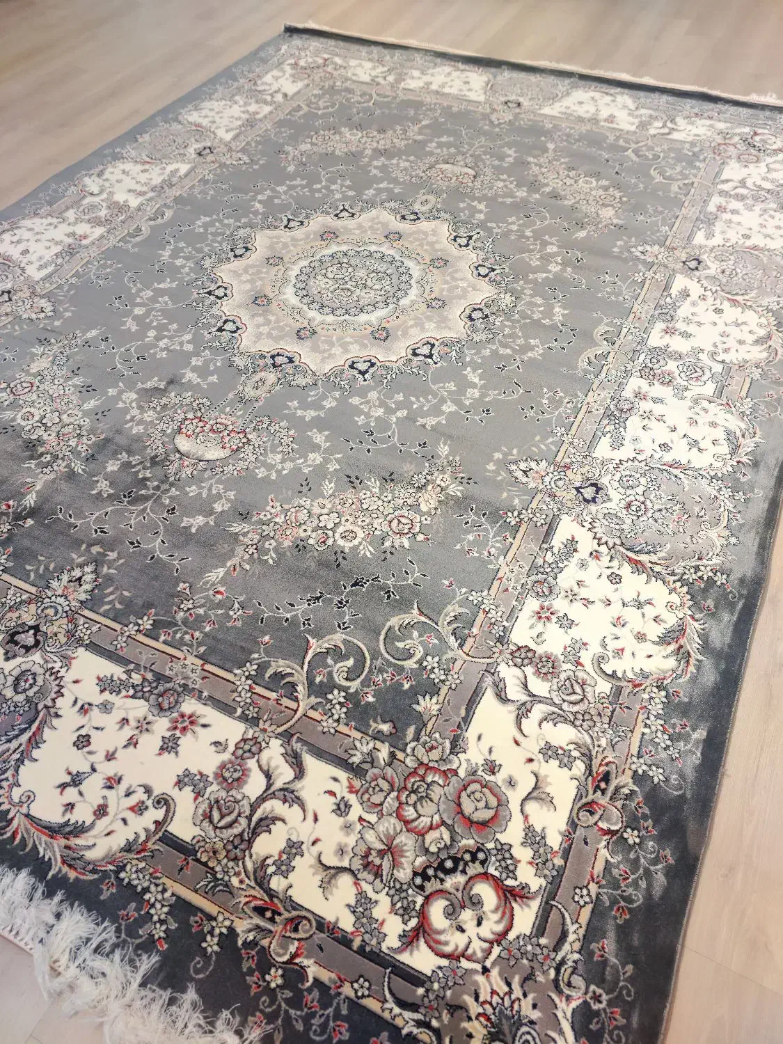 فرش۱۲متری یک عدد/کاملا نو و آکبند/۵۰۰شانه|فرش|اصفهان, همدانیان|دیوار