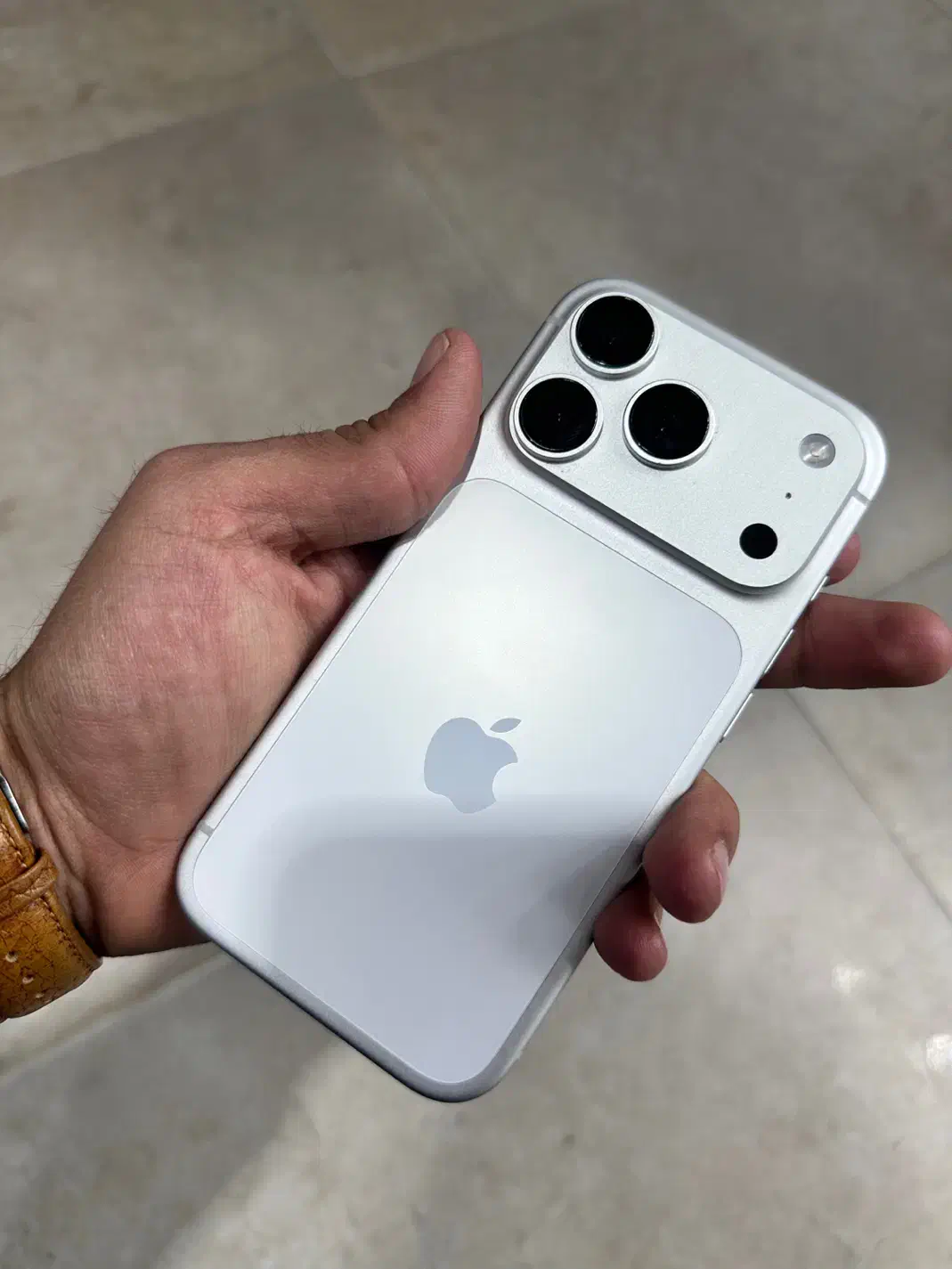 17 pro در حد صفر|موبایل|پیرانشهر, |دیوار