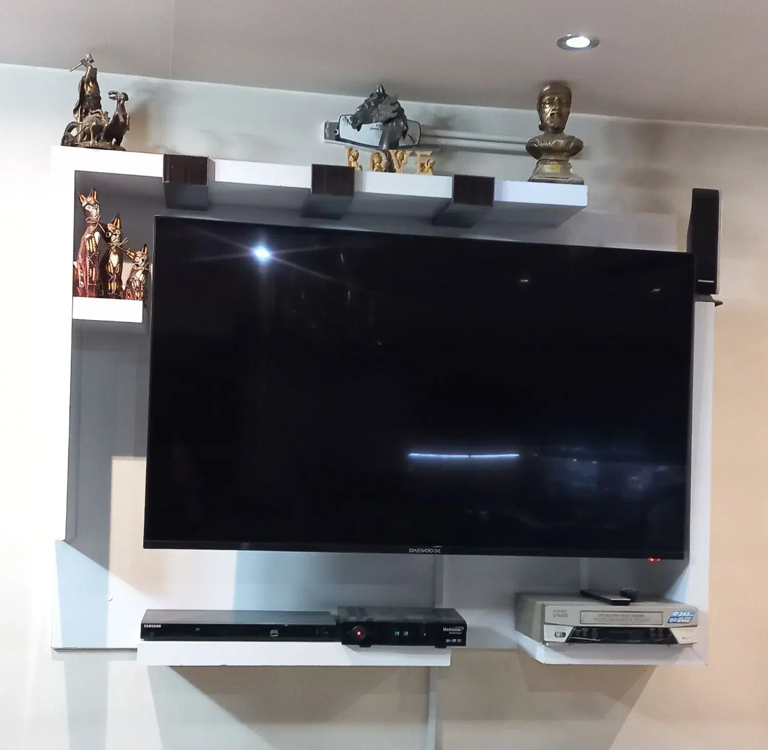 تیوی وال|میز تلویزیون|اصفهان, شهرک کاوه|دیوار