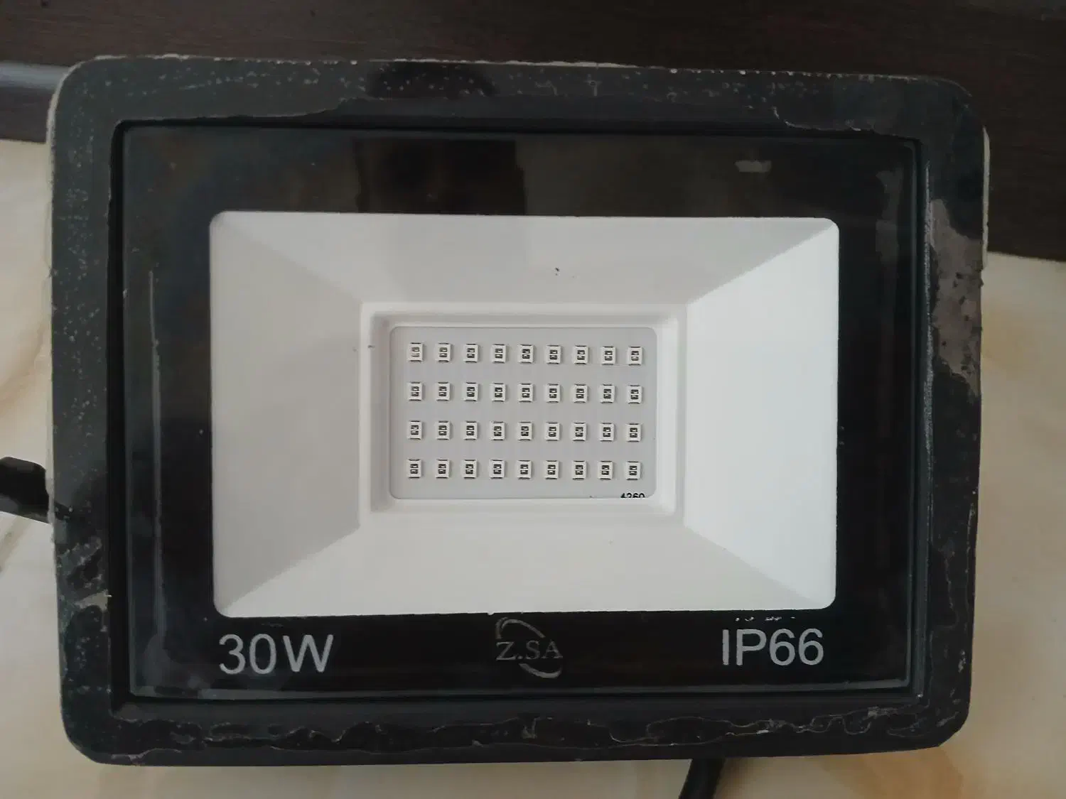 پرژکتور 30 وات بسیار قوی|لامپ و چراغ|خرم‌آباد, |دیوار