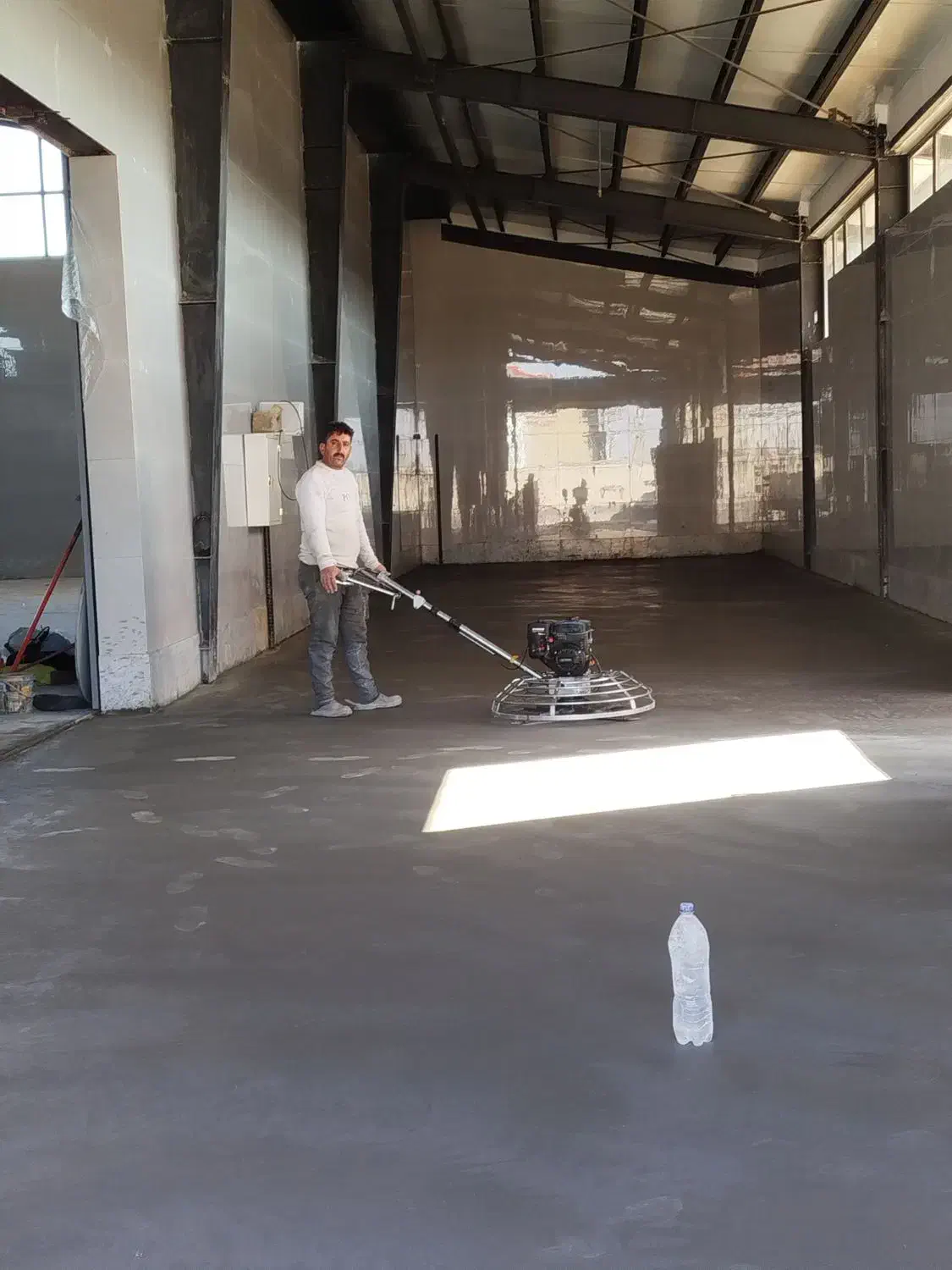 بتن ریزی ماله پروانه|خدمات پیشه و مهارت|محمدشهر, محمدشهر|دیوار