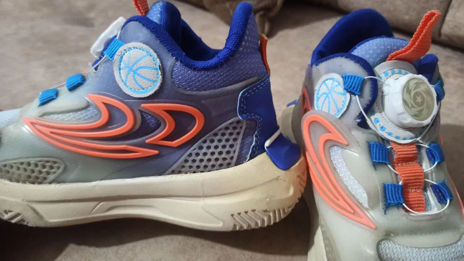 کفش سالم  درجه. داربدون پارگی|کیف، کفش، کمربند|خرم‌آباد, |دیوار