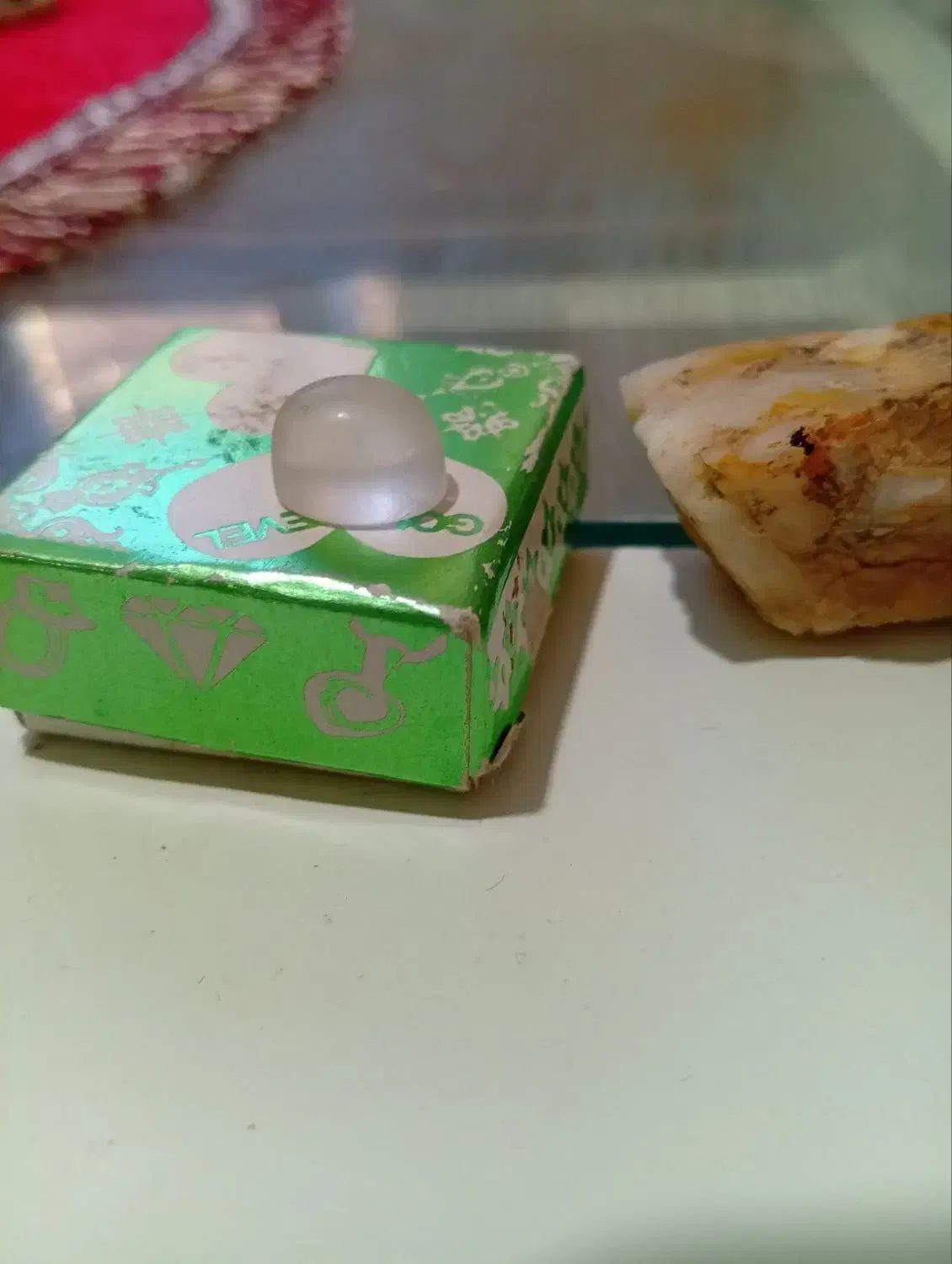 انگشتر عقیق و در|کلکسیون اشیاء عتیقه|فرمهین, |دیوار