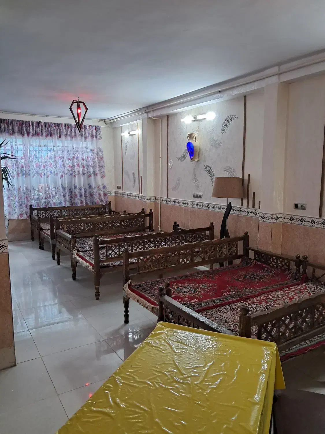 تخت سنتی|کافی‌شاپ و رستوران|بروجرد, |دیوار