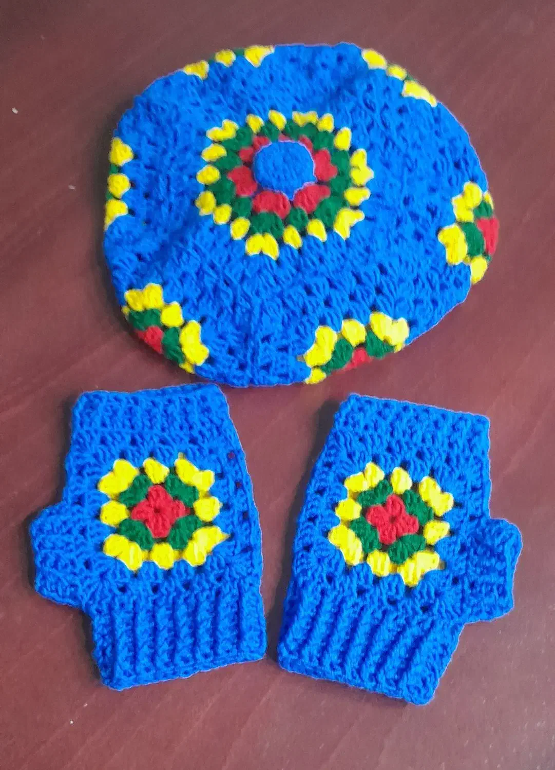 ست کلاه و دستکش|لباس|پردیس, فاز ۸|دیوار