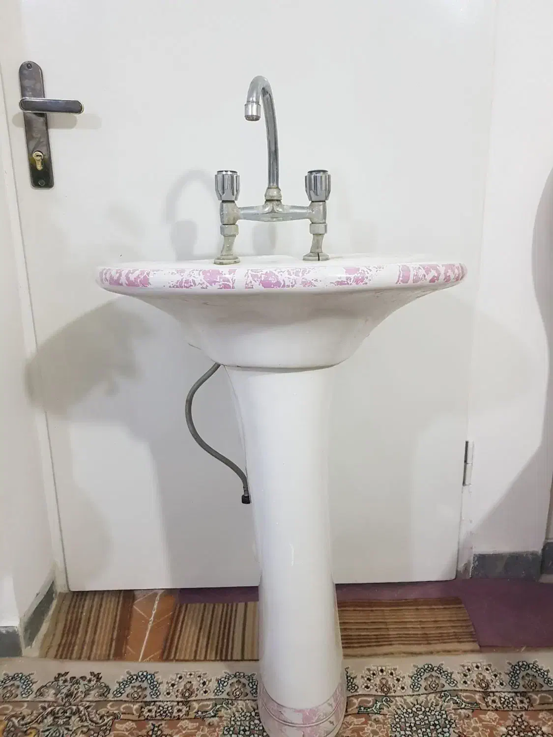 روشویی سالم باشیرآب|لوازم سرویس بهداشتی|همدان, |دیوار