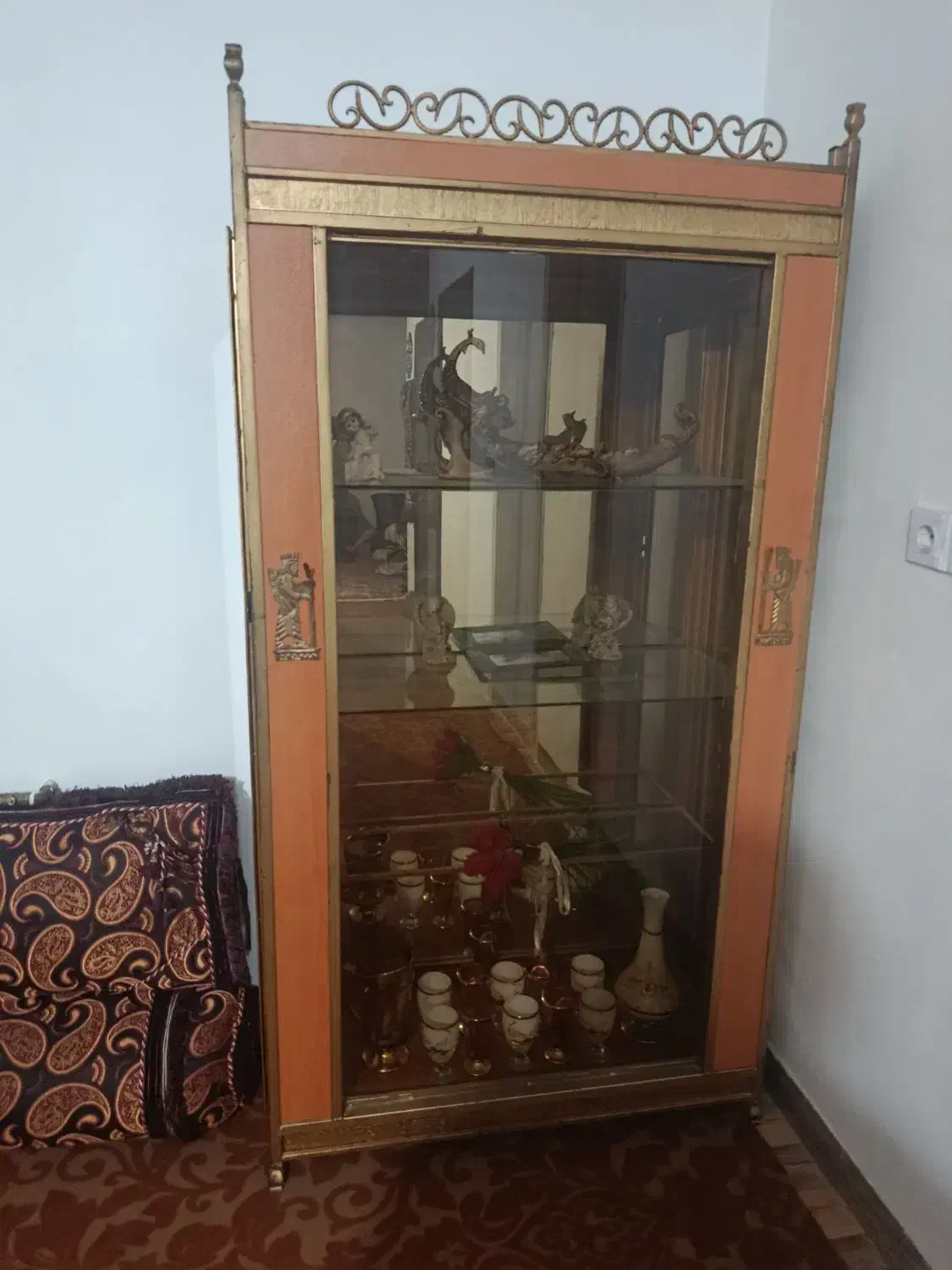 بوفه محکم وبزرگ|بوفه، ویترین، کنسول|یاسوج, |دیوار