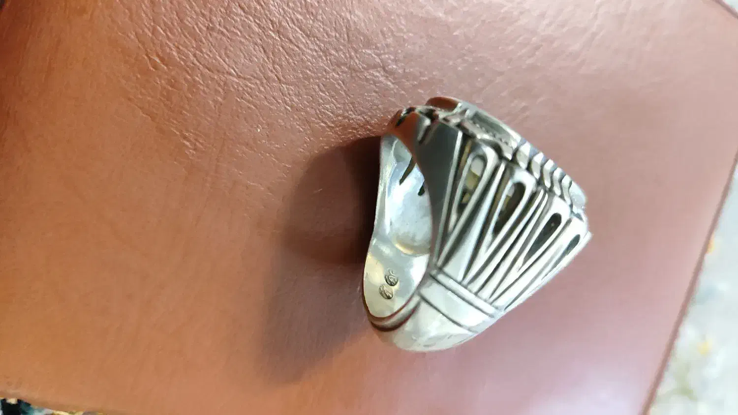 انگشتر|جواهرات|شهر ری, شهادت|دیوار