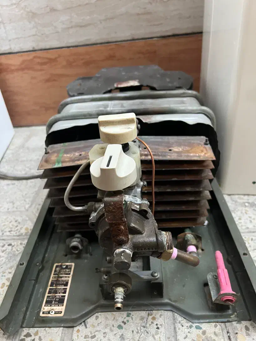 آبگرمکن B15شمعکی بسیار تمیز و سالم|آبگرمکن، پکیج، شوفاژ|ایلام, |دیوار