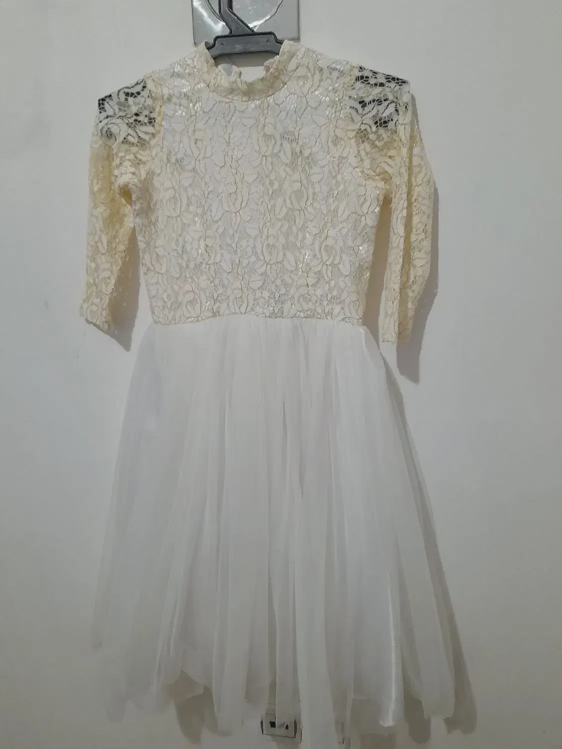 لباس کودک|کفش و لباس بچه|میانه, |دیوار