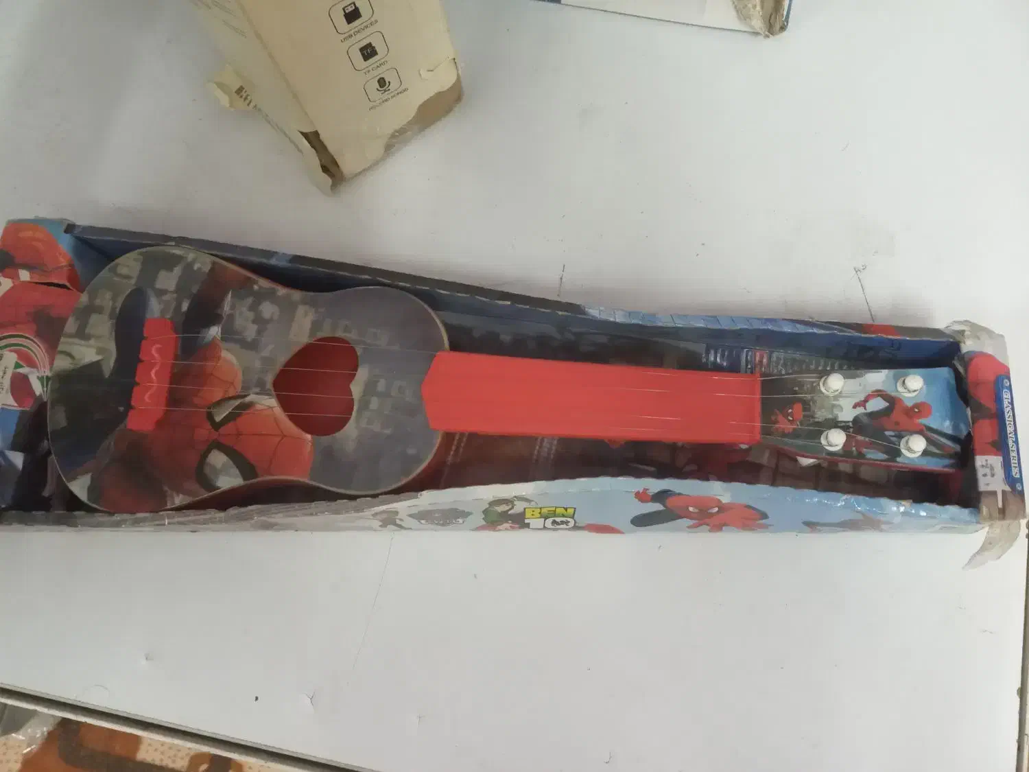 ماشین پلیس ، گیتار ، لباس مرد عنکبوتی|اسباب‌بازی بچه|دزفول, |دیوار