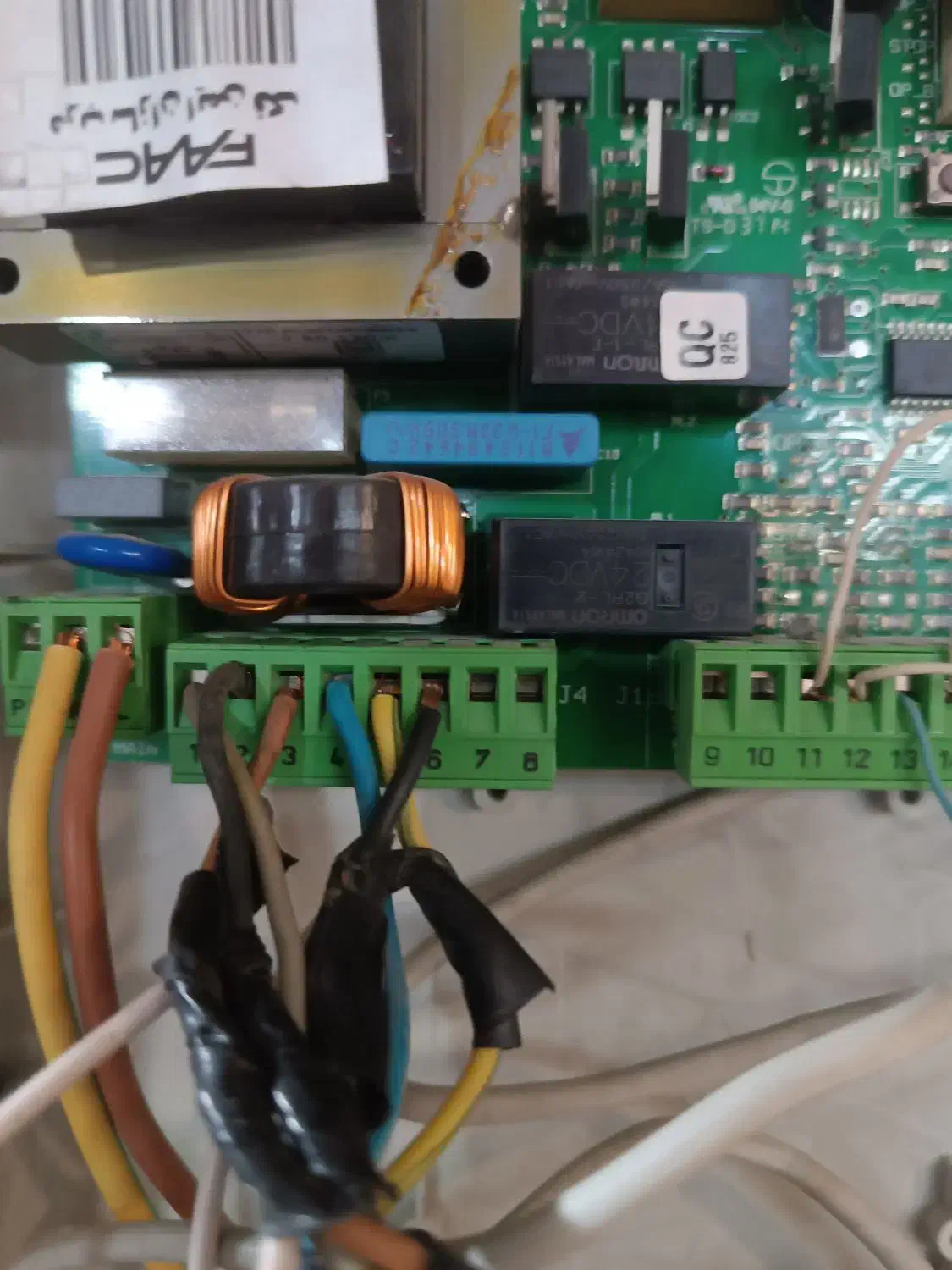 تعمیرات درب کرکره برقی جک بازویی شیشه سکوریت|خدمات پیشه و مهارت|کرمان, |دیوار